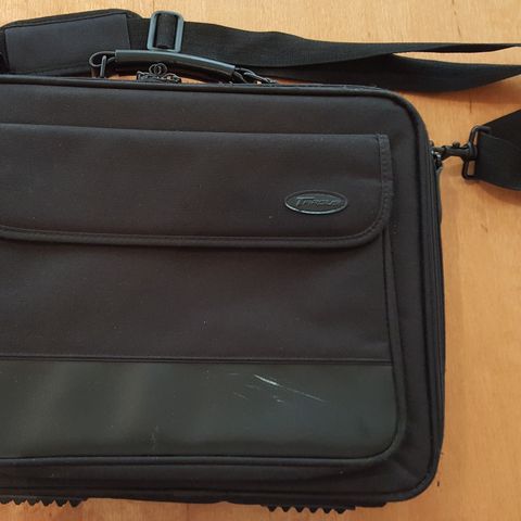 Victorinox messenger skulder veske samt Marc Jacobs laptop Victorinox Messenger PC Veske | FINN.no