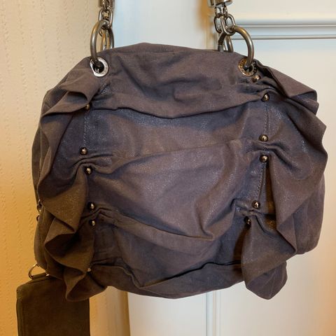 Ryggsekkveske i lær fra Marc by Marc Jacobs | FINN.no Ryggsekkveske i lær fra Marc by Marc Jacobs | FINN.no