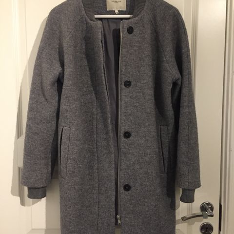 Vintage. Kul Grå kåpe jakke. 50% ULL. | FINN.no Noa Noa kåpe i 50% ull. Str L XL. Brukt 1 gang. | FINN.no