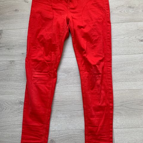 Dr. Denim jeansmakers rød bukse str. 3032 | FINN.no Rød dongeri bukse | FINN.no