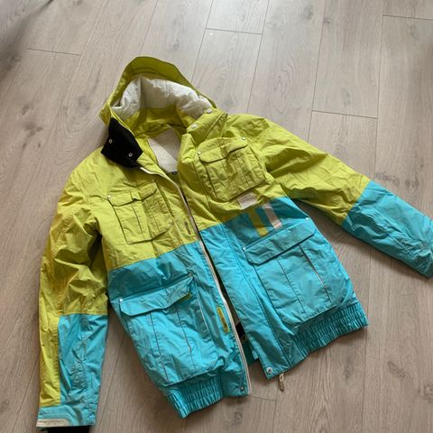 Nitro Snowboard jakke selges billig! | FINN.no Nitro, snowboard jakke, vinterjakke, | FINN.no