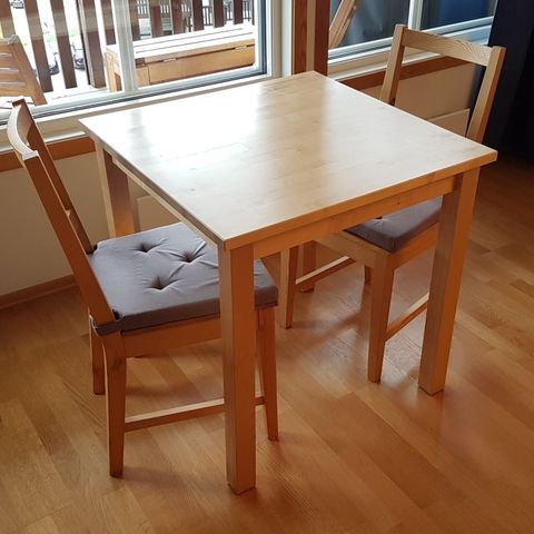Rundtovalt teakbord og stoler ønskes kjøpt | FINN.no Rundtovalt teakbord og stoler ønskes kjøpt | FINN.no