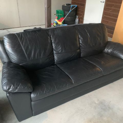 Sofa i kunstskinn, recliner | FINN.no Sofa i kunstskinn, recliner | FINN.no