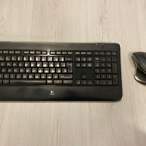 Lite brukt trådløst tastatur og mus til salgs | FINN.no Lite brukt trådløst tastatur og mus til salgs | FINN.no