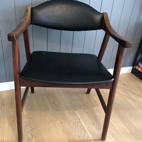 Retro møbler, teak, marmor. Spisebord, sofa, stoler. | FINN.no Retro møbler, teak, marmor. Spisebord, sofa, stoler. | FINN.no