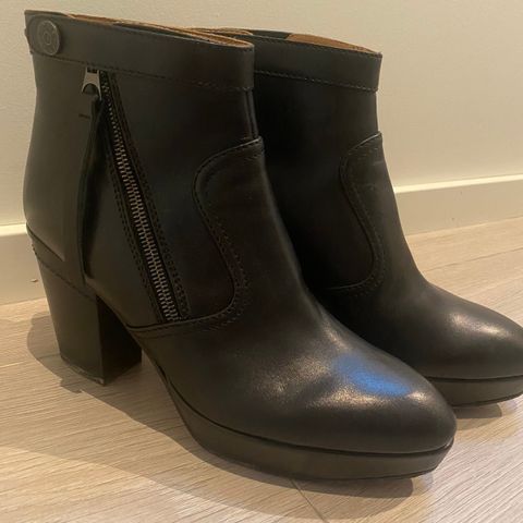 Acne track str 38 | FINN.no Acne track boots skinn sko | FINN.no