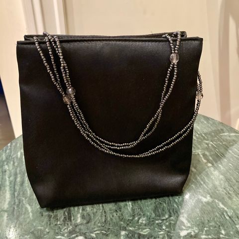Chloé Angie Women's Leather Oversized Clutch Bag Black | FINN.no Oversized Clutch fra BARFOTA | FINN.no