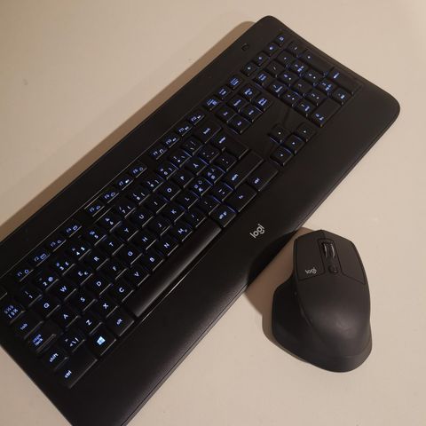 Lite brukt trådløst tastatur og mus til salgs | FINN.no Lite brukt trådløst tastatur og mus til salgs | FINN.no