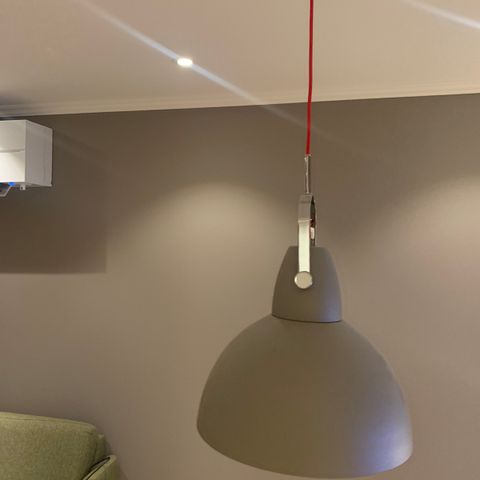 IKEA Älmhult lampe og pære | FINN.no IKEA Älmhult lampe og pære | FINN.no