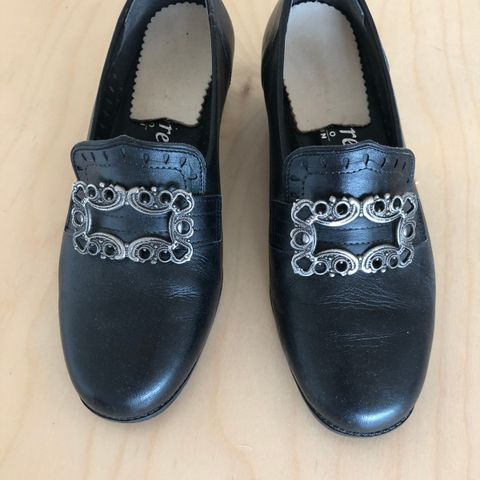 200kr Bunadsko str 36 37 | FINN.no 200kr Bunadsko str 36 37 | FINN.no