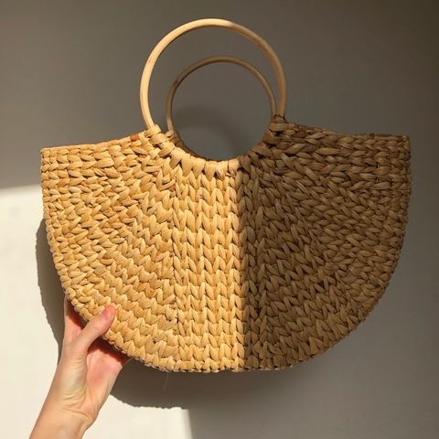 Ny Farrow Bianca mini stråveske | FINN.no Strå veske og Sort netting veske | FINN.no