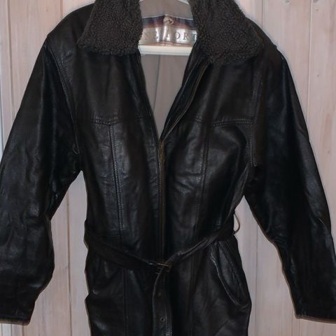 Dødskul, blå skinnjakke fra Zara (faux leather) Dødskul, blå skinnjakke fra Zara (faux leather)