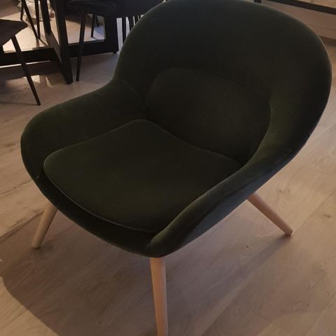 Ønsker å kjøpe en variant av Gubi lounge chair | FINN.no 2 stk Philippa lenestoler | FINN.no