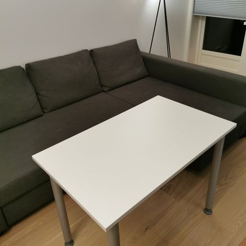 STRØKEN 100x60 skrivebord med firkantet stålben | FINN.no STRØKEN 100x60 skrivebord med firkantet stålben | FINN.no
