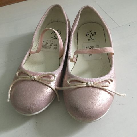 Michael Kors barnesko str.22 | FINN.no Pen skoBallerina sko ( str UK 12 EU 30) | FINN.no