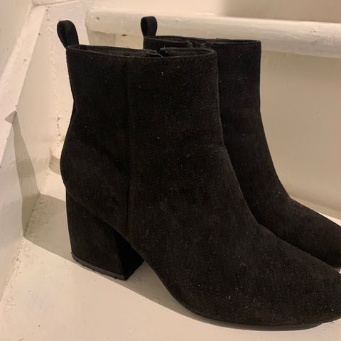 Alexander Wang støvletter semsket svart, str 38 | FINN.no Alexander Wang støvletter semsket svart, str 38 | FINN.no