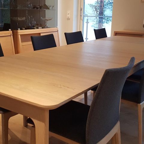 Dansk design, spisebord fra Annekset interiør , eik | FINN.no Silo spisebord fra Skeidar med fire stoler | FINN.no
