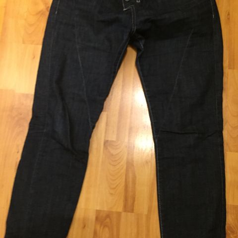 Klær dame jeans olabukse bukse str 38 | FINN.no Klær dame jeans olabukse bukse str 38 | FINN.no