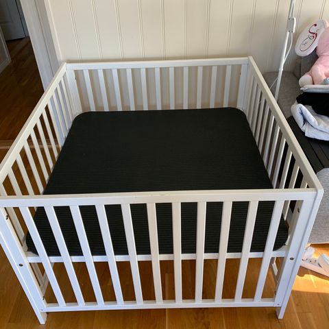 Stokke tripp trapp stol malt i gul (reservert ut 13.10 Stokke tripp trapp stol malt i gul (reservert ut 13.10