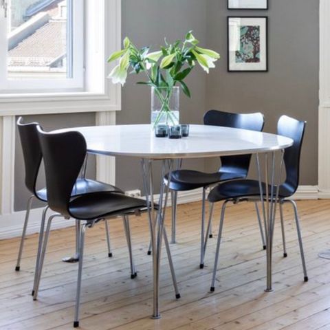 Pent brukte originale Vitra Eames DRS stoler, Poppy Red 2 Pent brukte originale Vitra Eames DRS stoler, Poppy Red 2