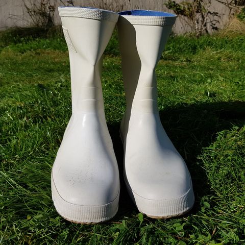 Brukte hvite Viking Askim kadett classic nedbrettede Brukte hvite Viking Askim kadett classic nedbrettede
