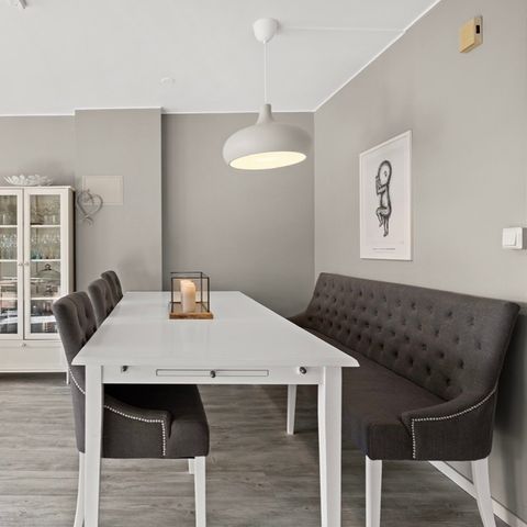NYPRIS! BILLIG! PLATEAU spisebord (uttrekkbart plass til NYPRIS! BILLIG! PLATEAU spisebord (uttrekkbart plass til