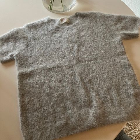 Helt ny grønn genser i angora fra American Vintage Helt ny grønn genser i angora fra American Vintage