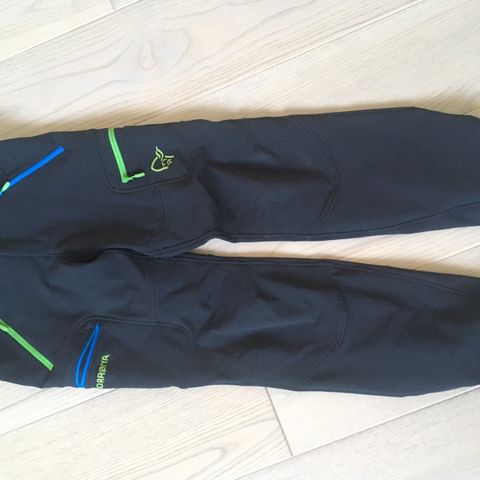 Norønna Lofoten Gore Tex PrimaLoft Jr str 146 ser ubrukt Norønna Lofoten Gore Tex PrimaLoft Jr str 146 ser ubrukt