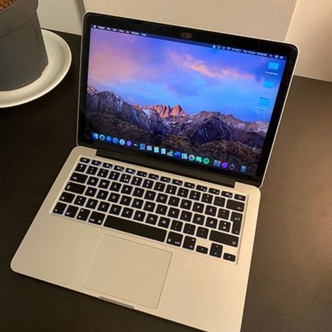Pent brukt MacBook Pro (13 inch, 2017, Four Thunderbolt 3 MacBook Pro (13 inch, 2017, Four Thunderbolt 3 Ports) | FINN.no