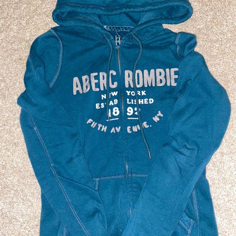 Levi's hettegenser | FINN.no Abercrombie & Fitch fashion dame hettegensere, sammenlign