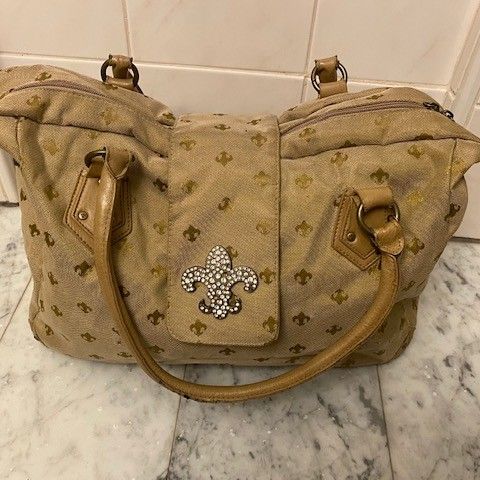 MCM bucketcrossbody veske | FINN.no MCM bucketcrossbody veske | FINN.no