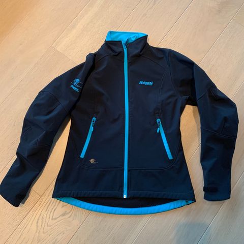 Oakley skisnowboard jakke Str L | FINN.no Oakley skisnowboard jakke Str L | FINN.no