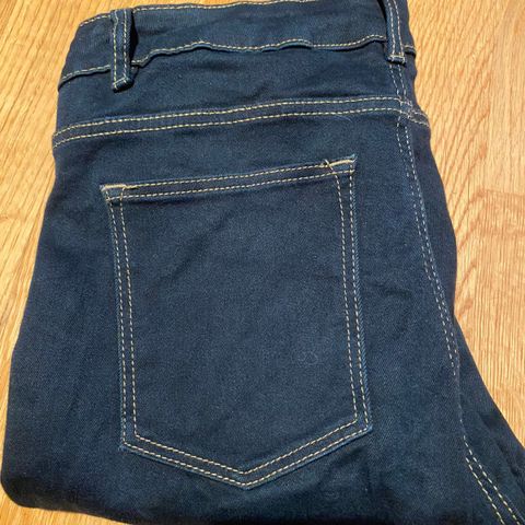 Jegging Jane | FINN.no Bukser 2 stk til salgs. H&M brun.lifetime sort | FINN.no