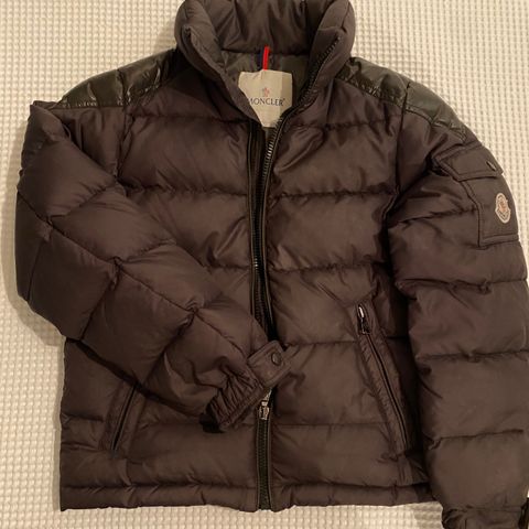 Moncler jente jakke | FINN.no Moncler jente jakke | FINN.no