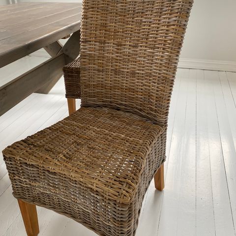 6 stoler fra Artwood perfekt til spisestuen | FINN.no 6 stoler fra Artwood perfekt til spisestuen | FINN.no