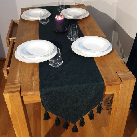 Spisebord, ekstrabord, tilleggsbord hvitt, helt og pent Spisebord, ekstrabord, tilleggsbord hvitt, helt og pent
