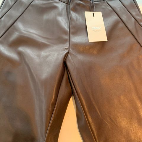 Skinnbukse fra Nakd x Hoss | FINN.no Skinnbukse fra Nakd x Hoss | FINN.no