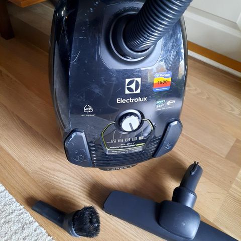 Electrolux Støvsuger Powerforce | FINN.no Electrolux støvsuger (Powerforce 700W) | FINN.no