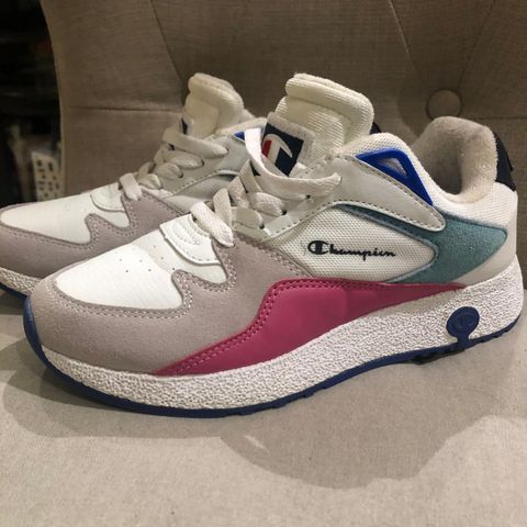 36.5 38 Sko til salg(Adidas, converse, skono, håndlaget 36.5 38 Sko til salg(Adidas, converse, skono, håndlaget