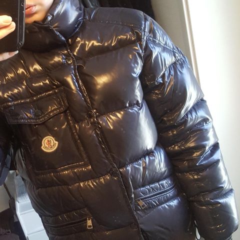 Moncler dunjakke str 3 (large) dame | FINN.no Moncler dunjakke str 3 (large) dame | FINN.no