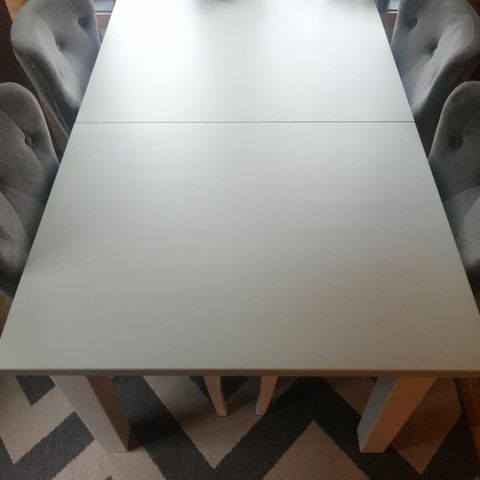 Spisebord, ekstrabord, tilleggsbord hvitt, helt og pent Spisebord, ekstrabord, tilleggsbord hvitt, helt og pent