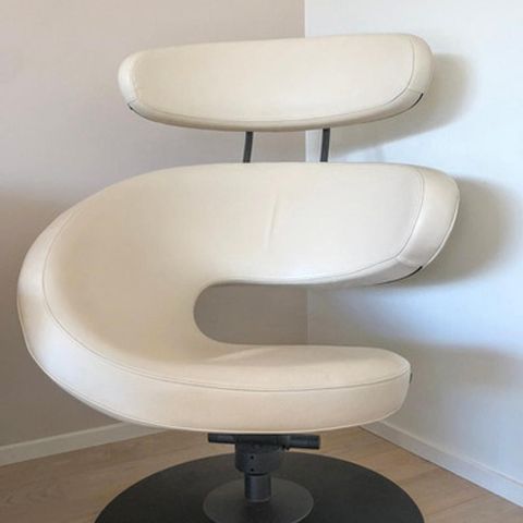Ny pris! Peel designerstol i sort skinn | FINN.no Ny pris! Peel designerstol i sort skinn | FINN.no