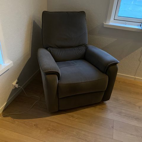 2 stk. Hellegjerde Motorisert Relaxer stol | FINN.no 2 stk. Hellegjerde Motorisert Relaxer stol | FINN.no