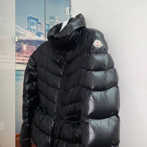 Pen Moncler tynn dunjakke dame | FINN.no Pen Moncler tynn dunjakke dame | FINN.no