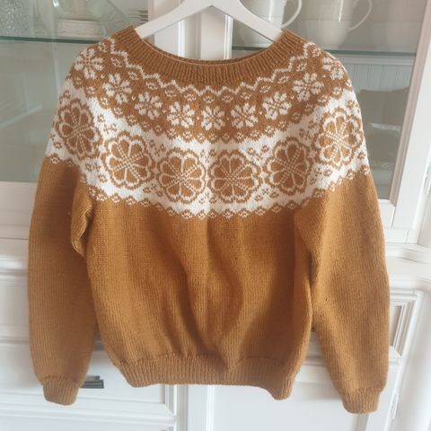 Elida kofte (M) Denim blåhvit | FINN.no Snøløvgenser (M) Denim. Merinoull | FINN.no