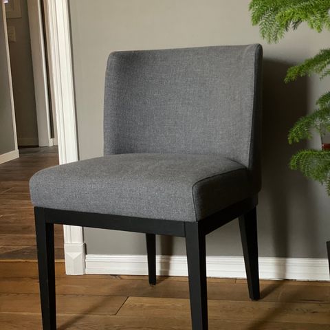 Prato Spisebord med uttrekk 220 320cm nå 30% | FINN.no Prato Spisebord med uttrekk 220 320cm nå 30% | FINN.no