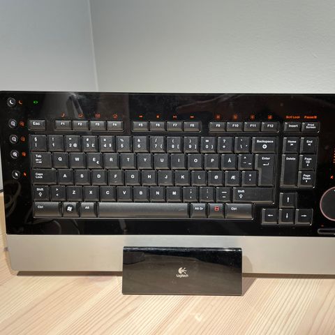 Logitech tastatur | FINN.no Logitech diNovo Edge trådløst tastatur | FINN.no
