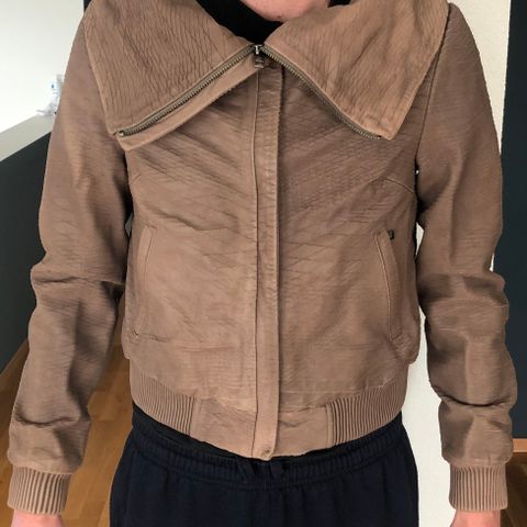 Aleksander semsket jakke fra 80 tallet | FINN.no Aleksander semsket jakke fra 80 tallet | FINN.no