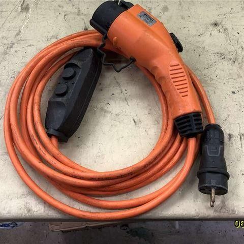 Ladekabel, Nissan Leaf, 2011 17 modell (118038) | FINN.no Nissan Leaf ladekabel veske (uten ladekabel) | FINN.no