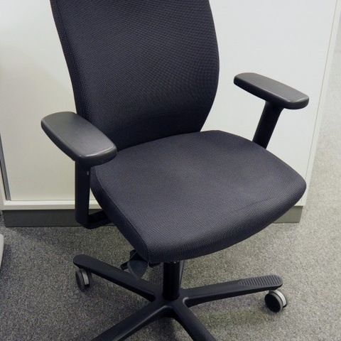 Kinnarps Plus 377 stoler MIDLERTIDIG UTSOLGT | FINN.no 2 stk. Pent brukt Kinnarps Plus 377 konferansestoler | FINN.no